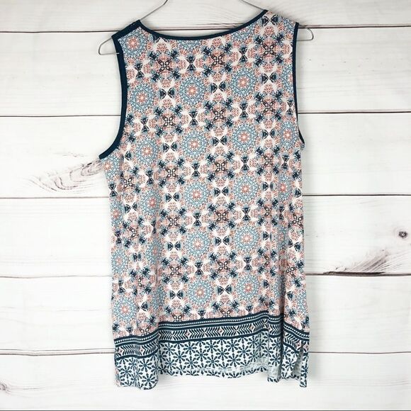 Lila Rose Sleeveless Top size Medium - Picture 2 of 6